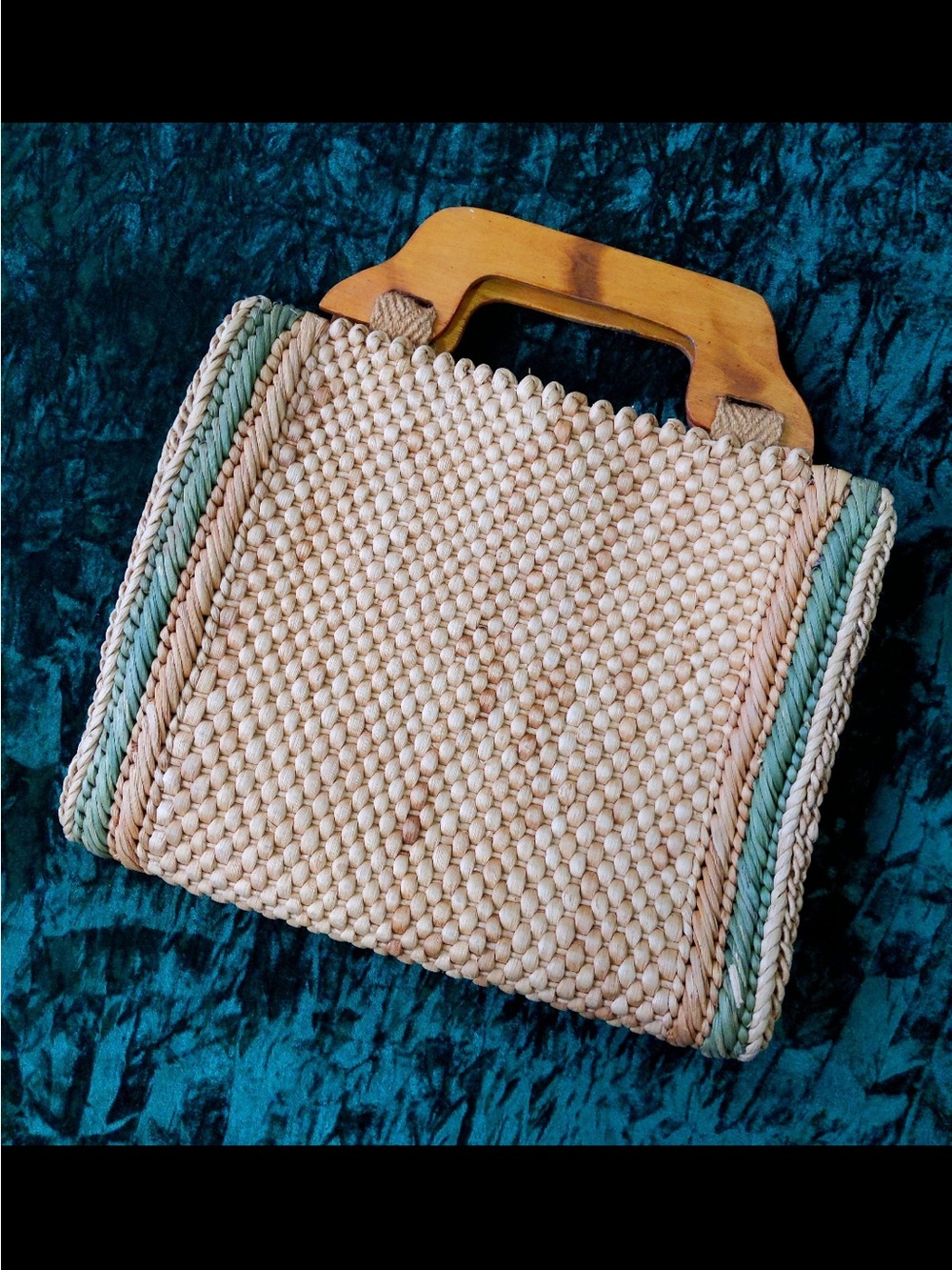 Vintage 60s Woven Raffia Straw Handbag Wooden Handle Floral Embroidered Boho - Picture 6 of 7